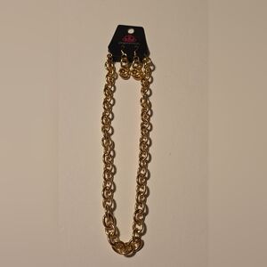 New With Tags Gold Earrings & Necklace Set